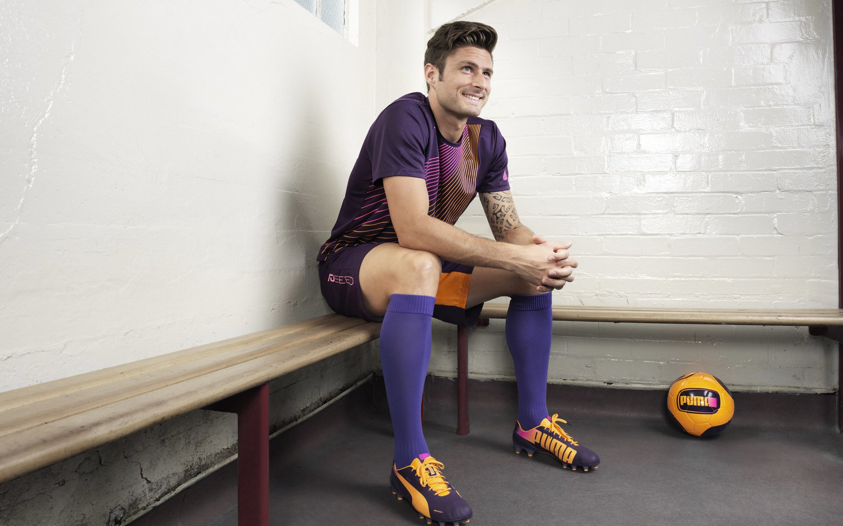 阿尔卡拉斯横扫对手晋级美网八强 新生代闪耀法拉盛公园