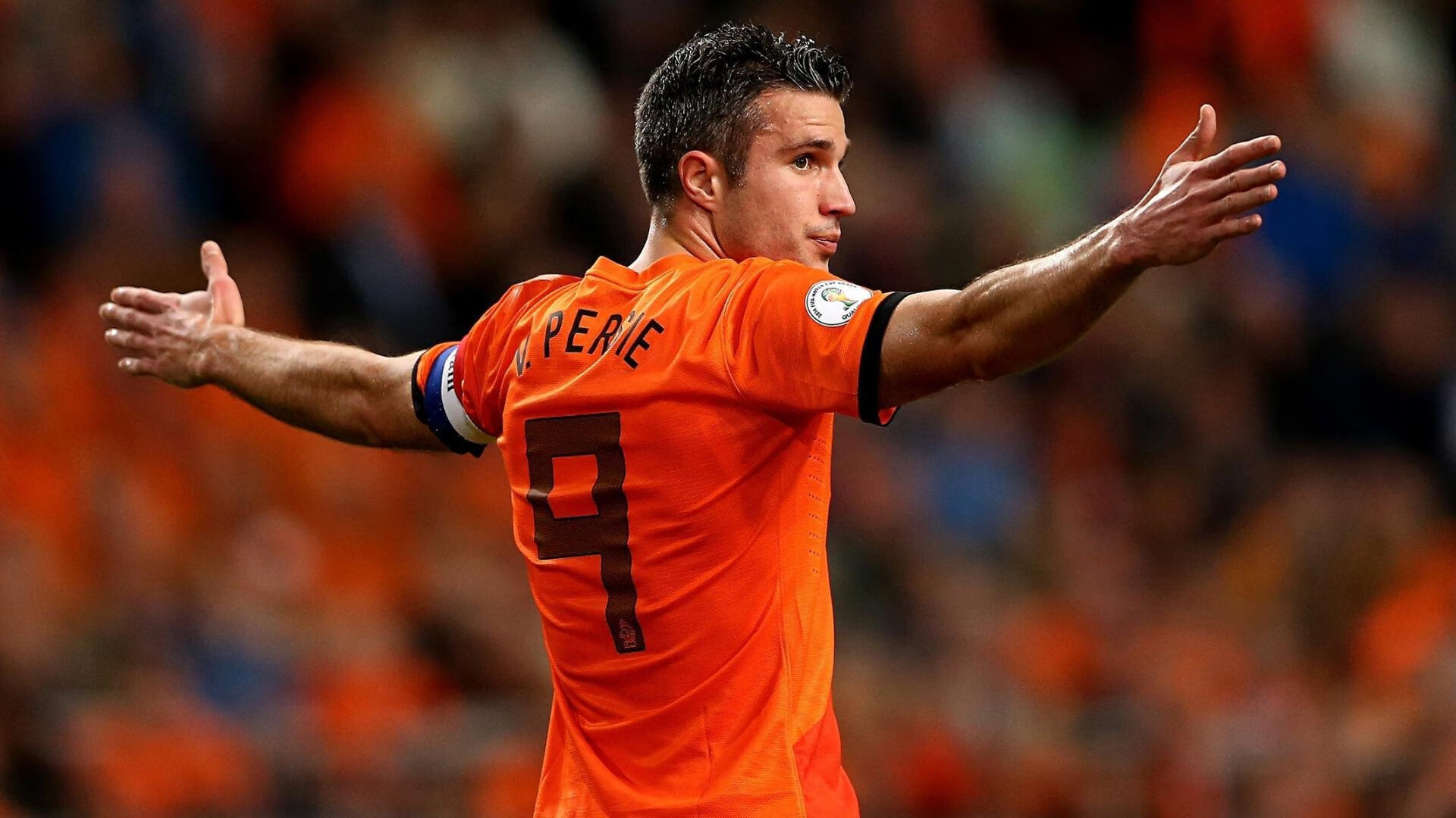 球迷文化塑造赛场灵魂，从助威到公益，体育精神的多元表达